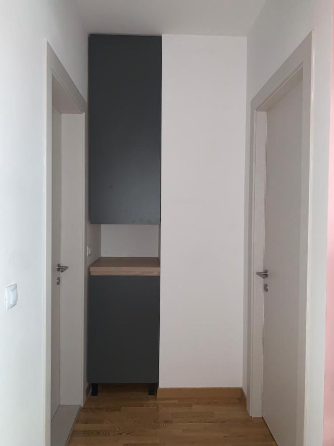 Pink Modern Apartment Skopje Bagian luar foto