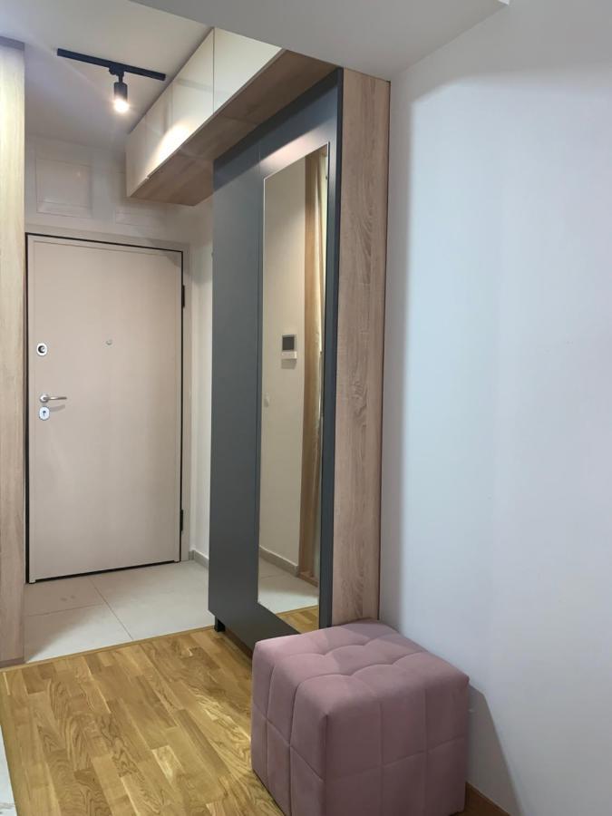 Pink Modern Apartment Skopje Bagian luar foto